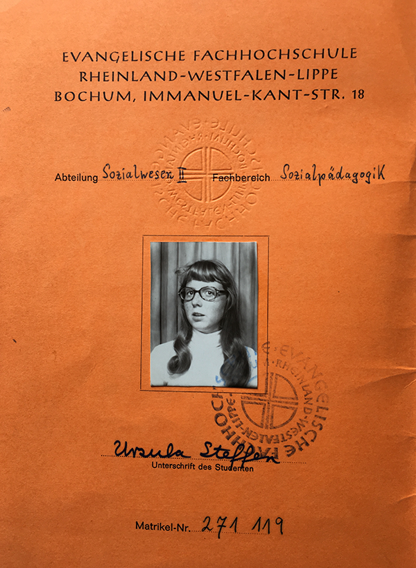 Studienbuch einer Studentin der Sozialpädagogik